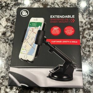 NIB EXTENDABLE CAR PHONE HOLDER